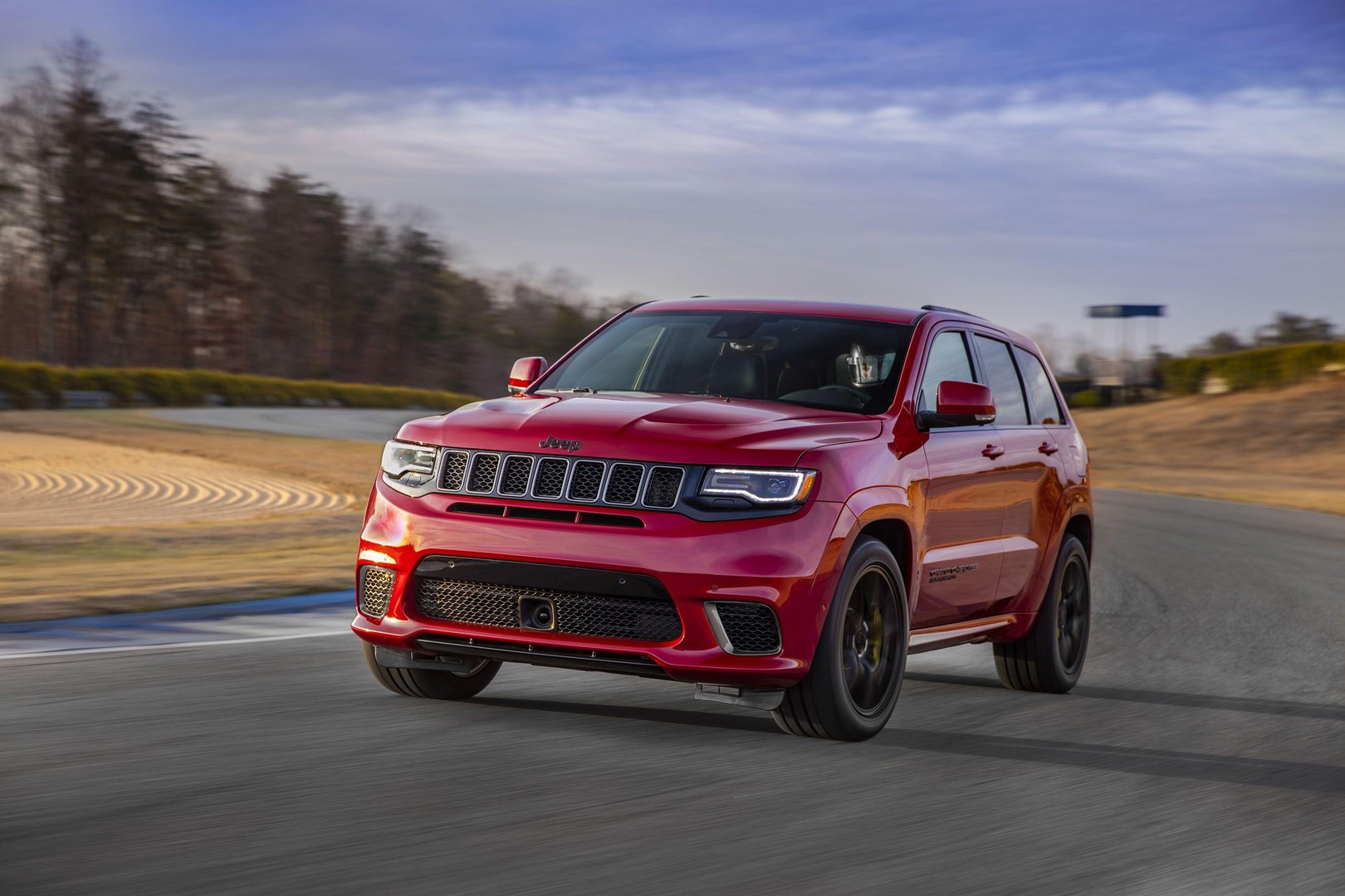Jeep Grand Cherokee Trackhawk Wallpaper.jpg