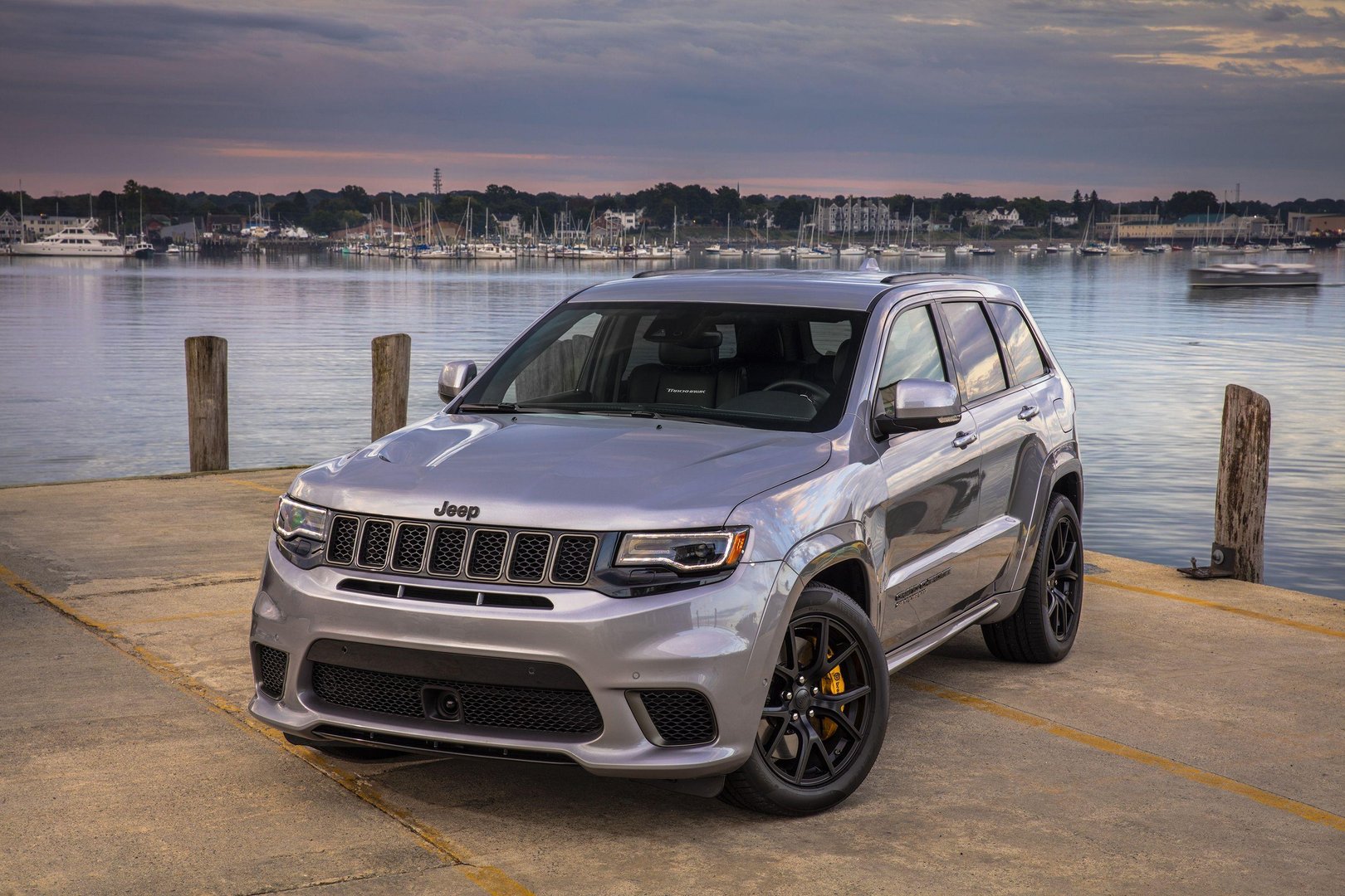 Jeep Grand Cherokee Trackhawk Picture.jpg