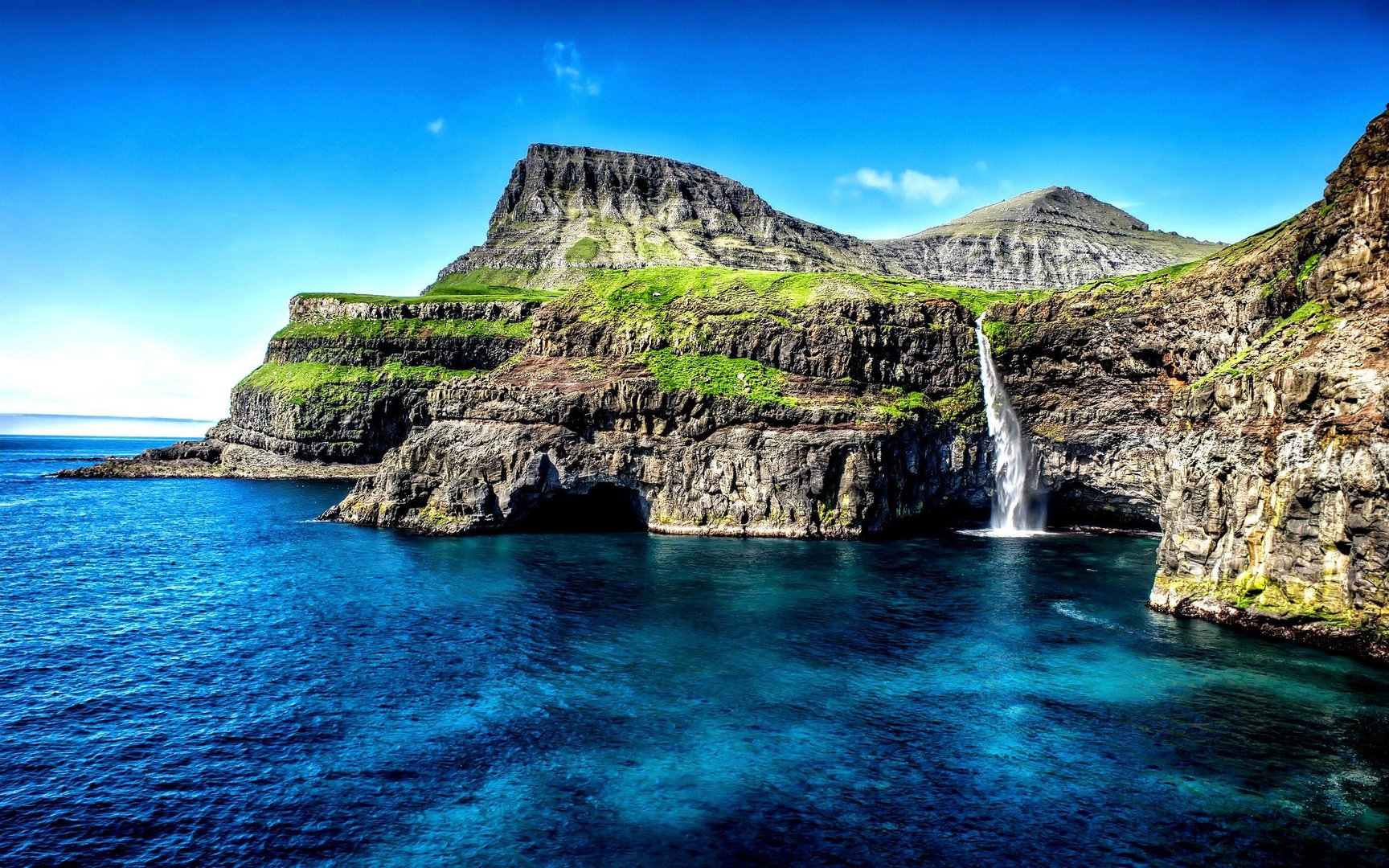 Hawaii Desktop picture.jpg