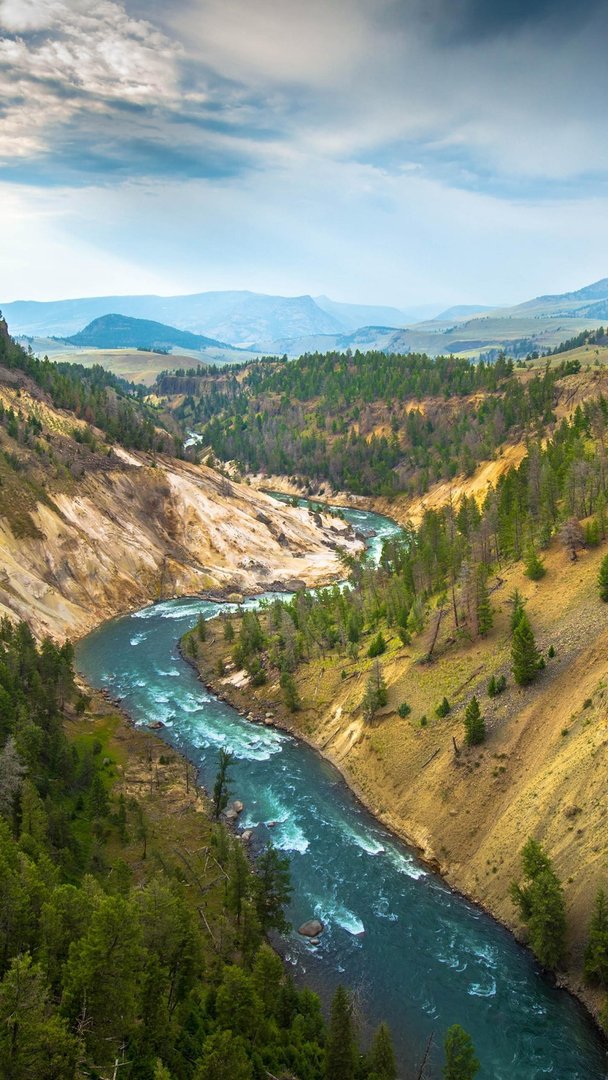 Yellowstone 4K Picture.jpg