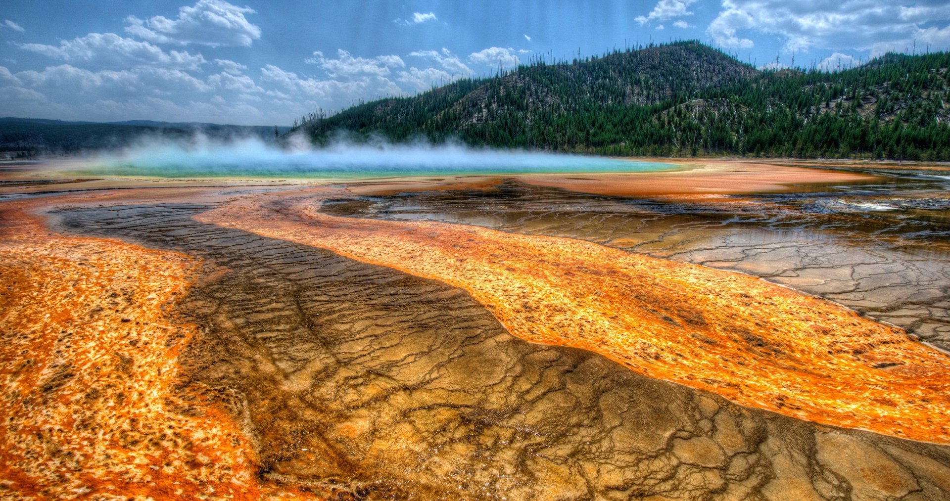 Yellowstone 4K Wallpapers.jpg