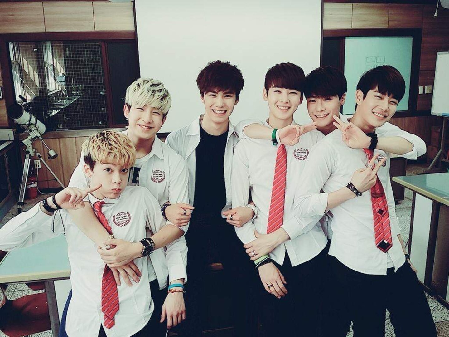 Astro K-Pop Wallpaper.jpg