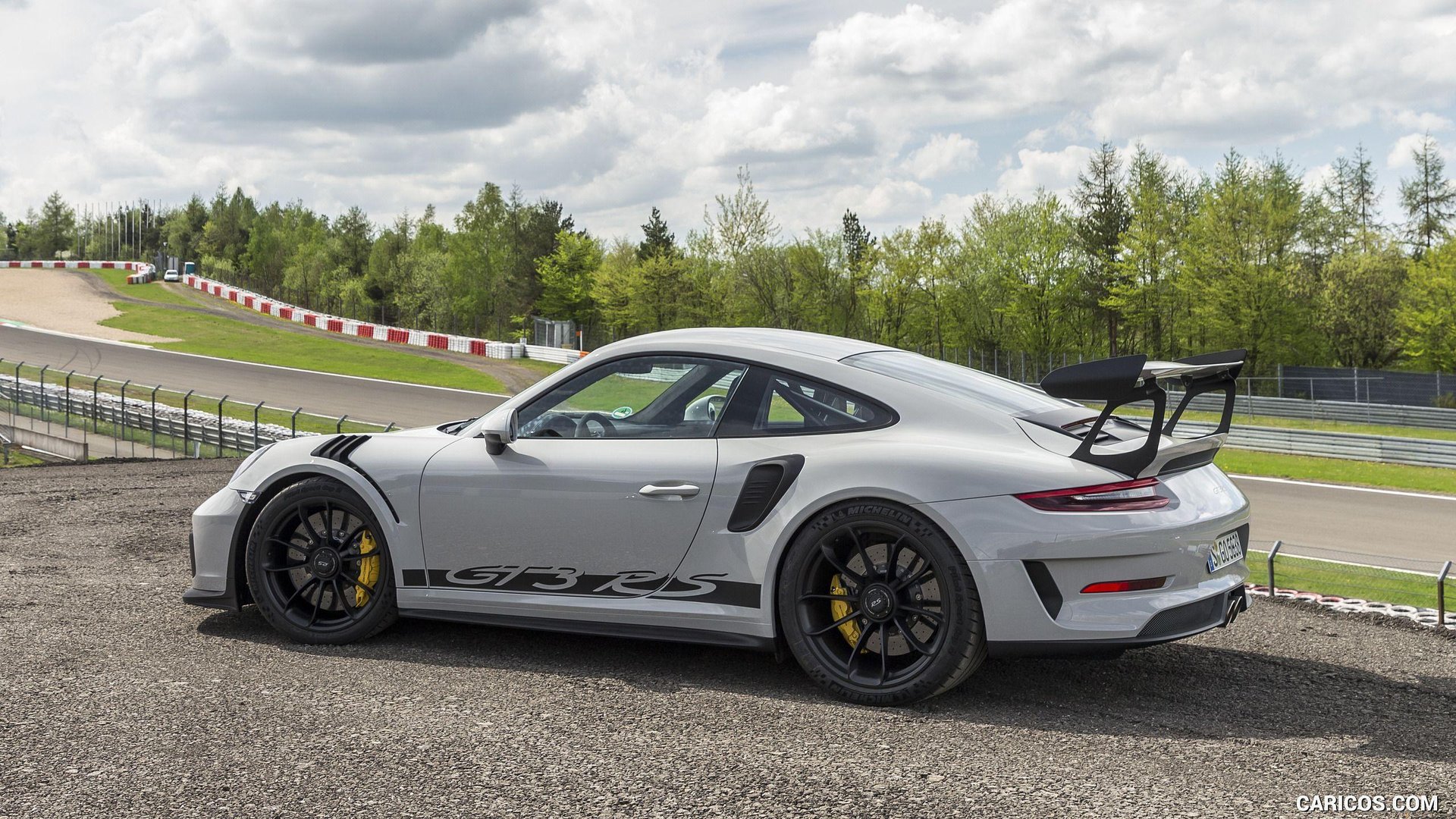 Porsche GT3 RS Wallpaper.jpg