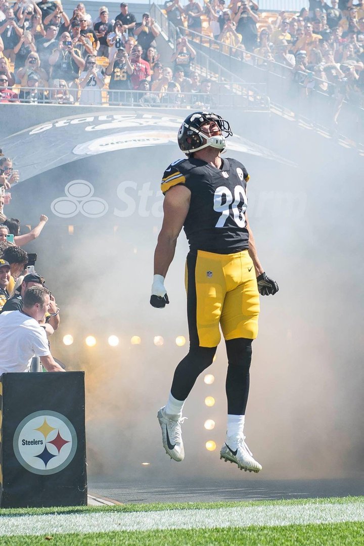 Tj Watt Wallpaper.jpg