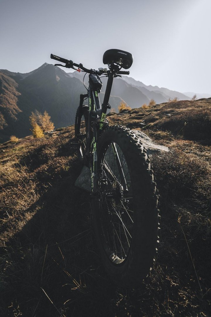 4K Mountain Bike Images.jpg