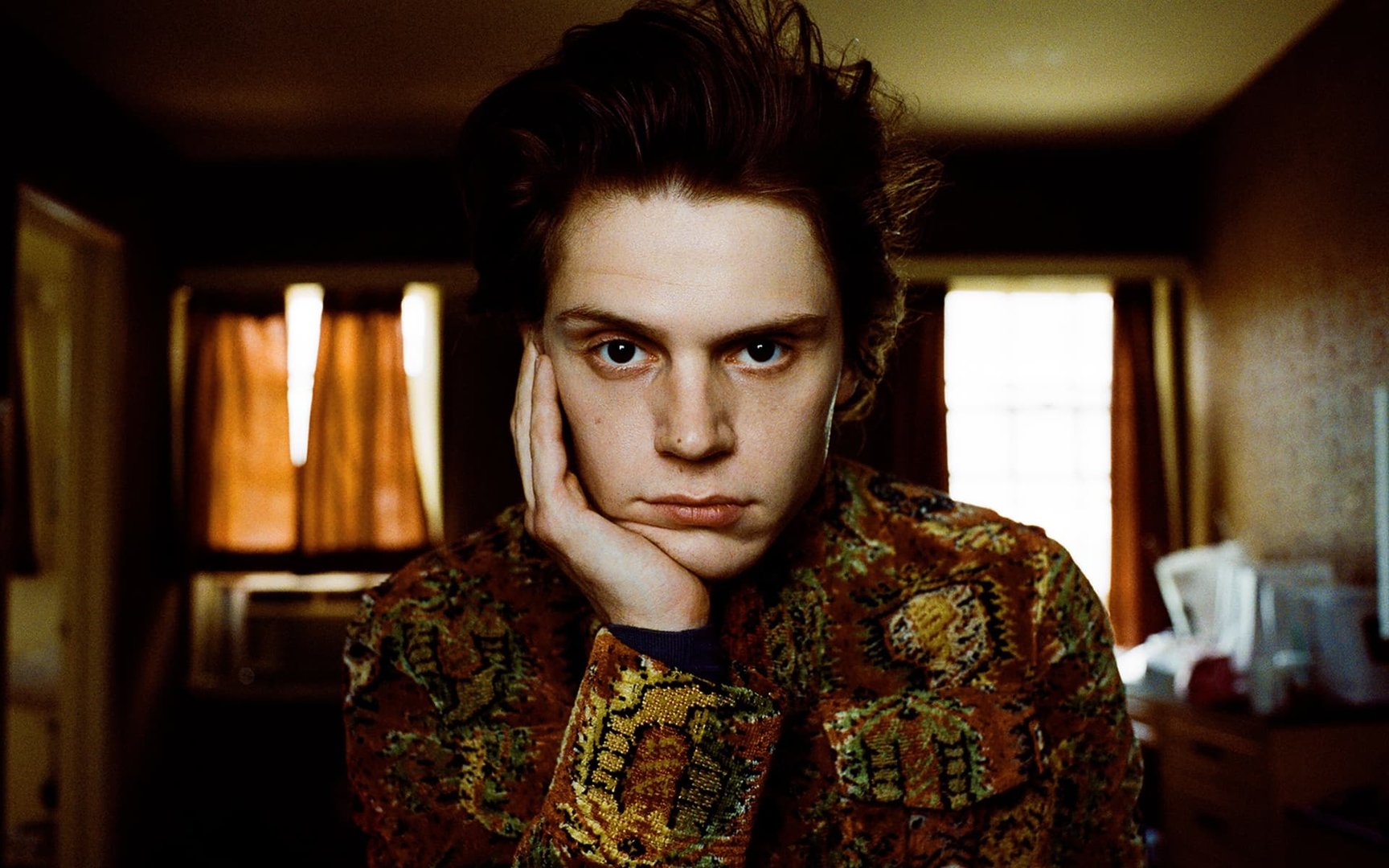 Evan Peters Desktop Images.jpg