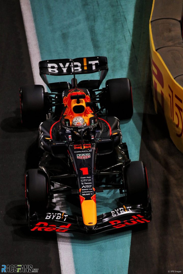 Max Verstappen 2022 Pictures.jpg