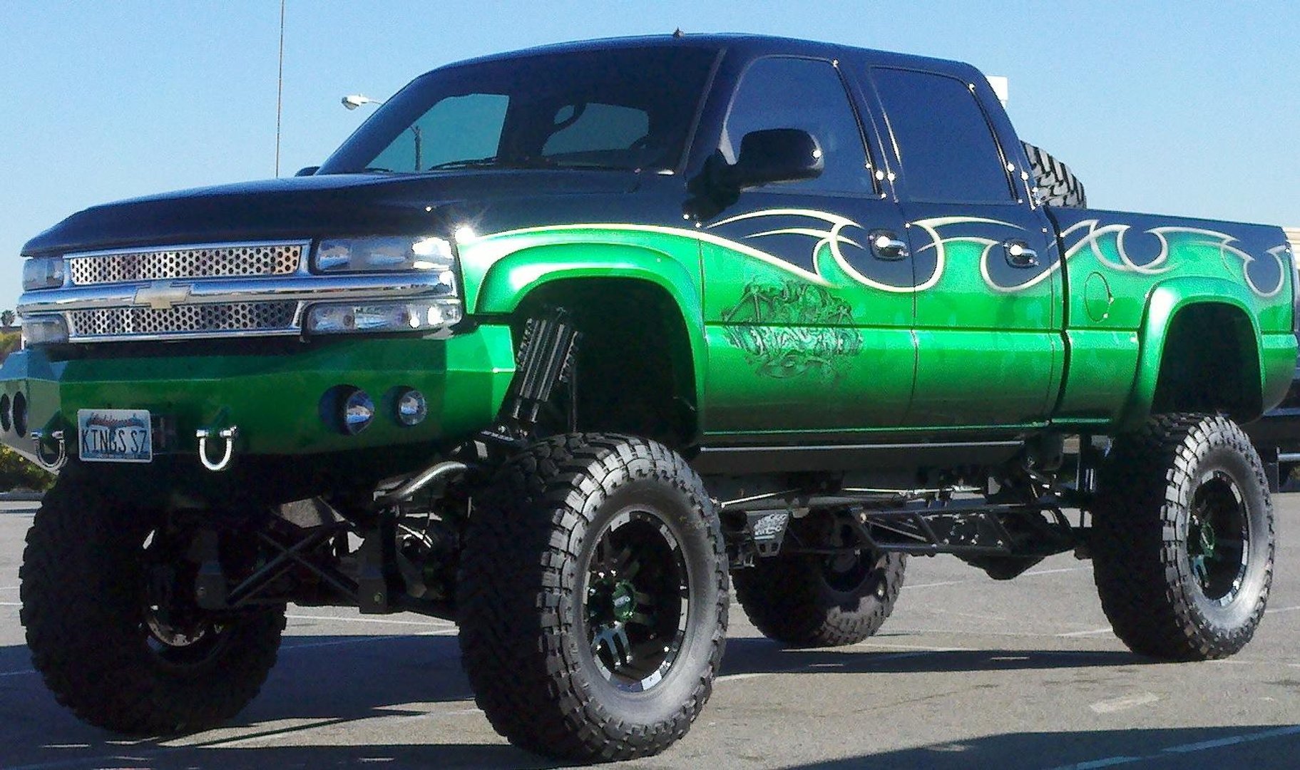 Jacked Up Trucks Pictures.jpg