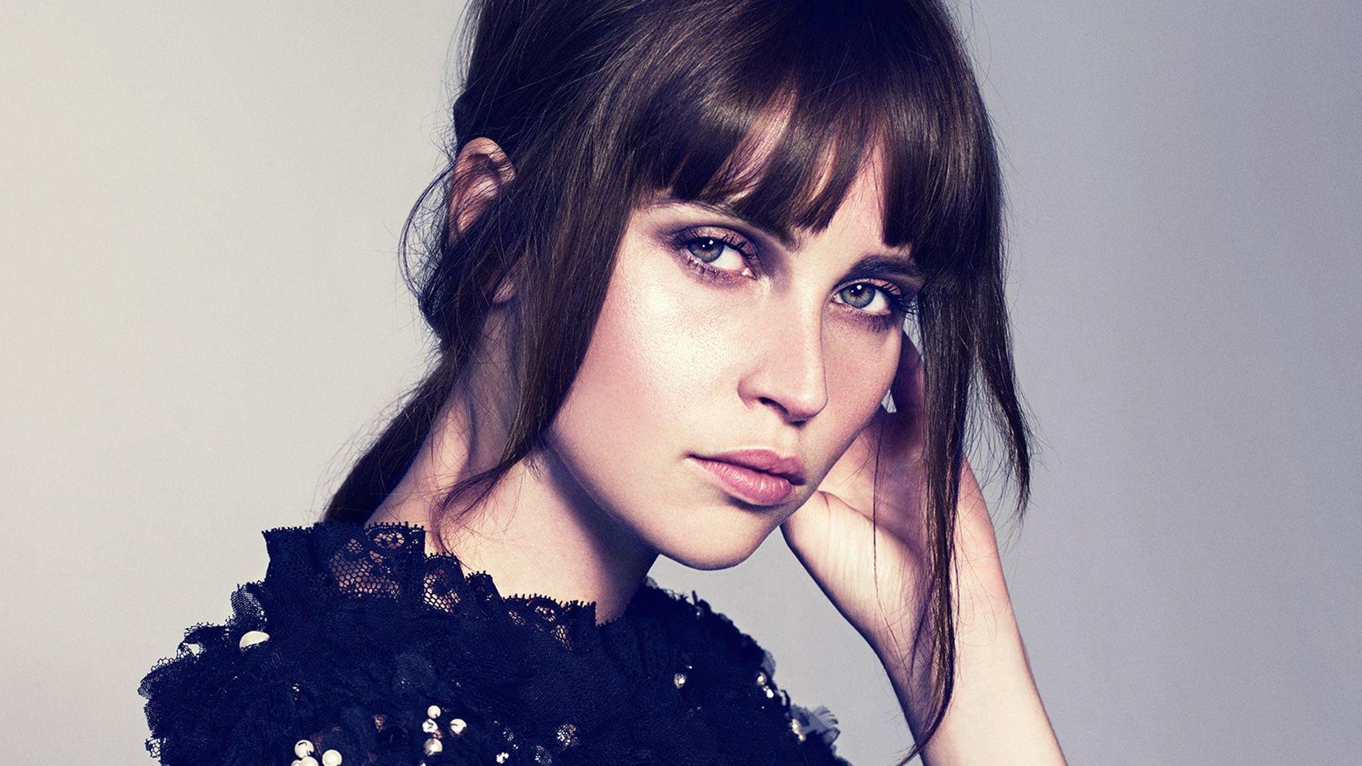 Felicity Jones Wallpapers.jpg