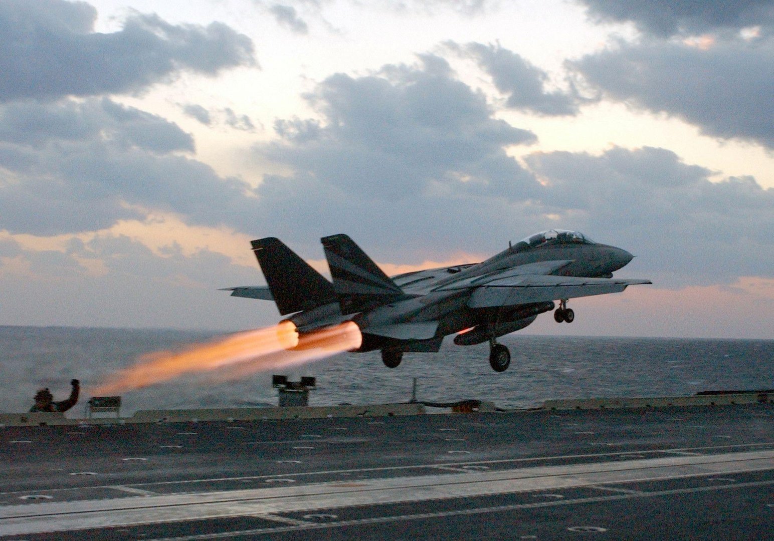 F14 Wallpapers.jpg