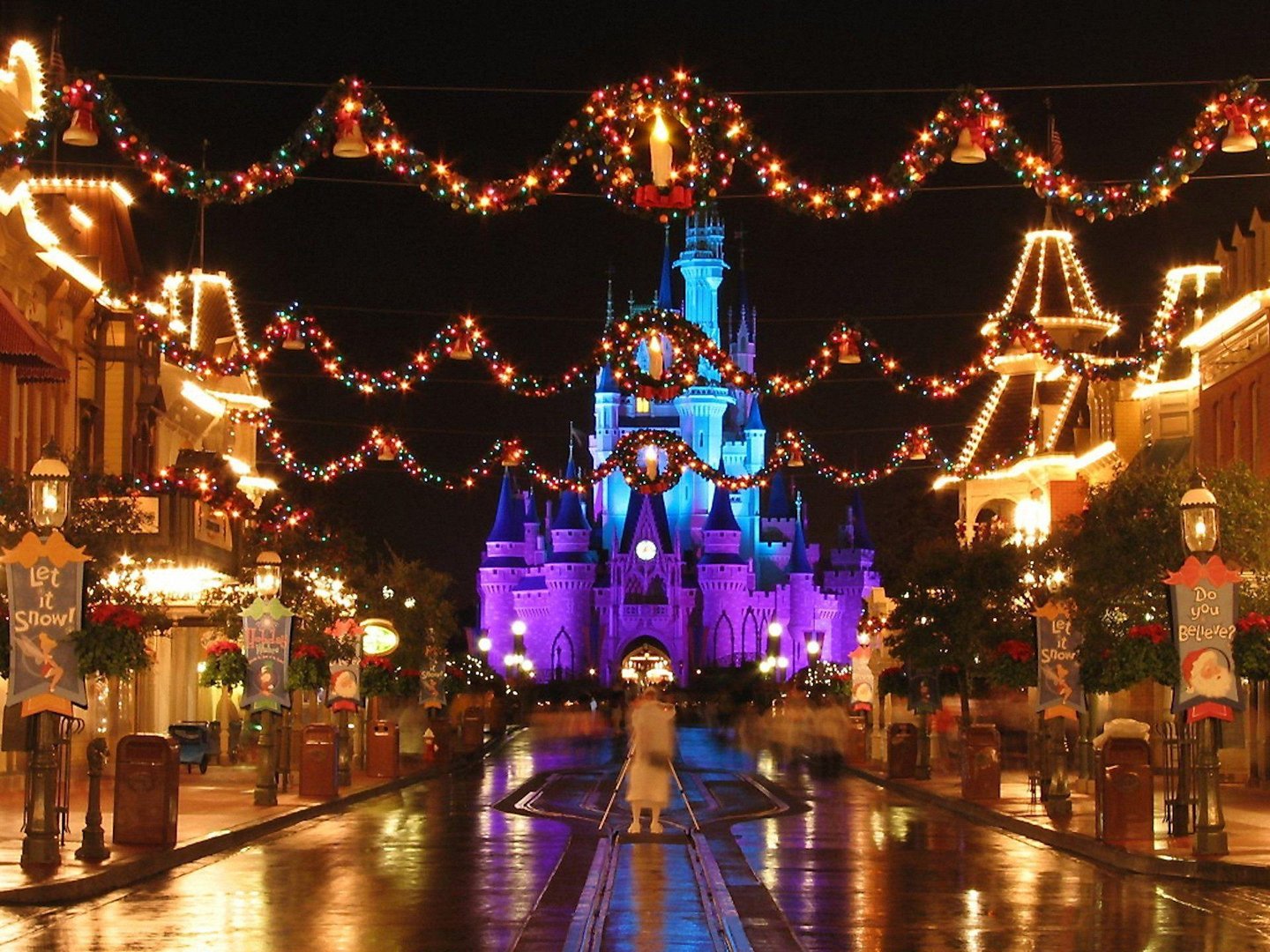 Disney World Christmas Wallpapers.jpg