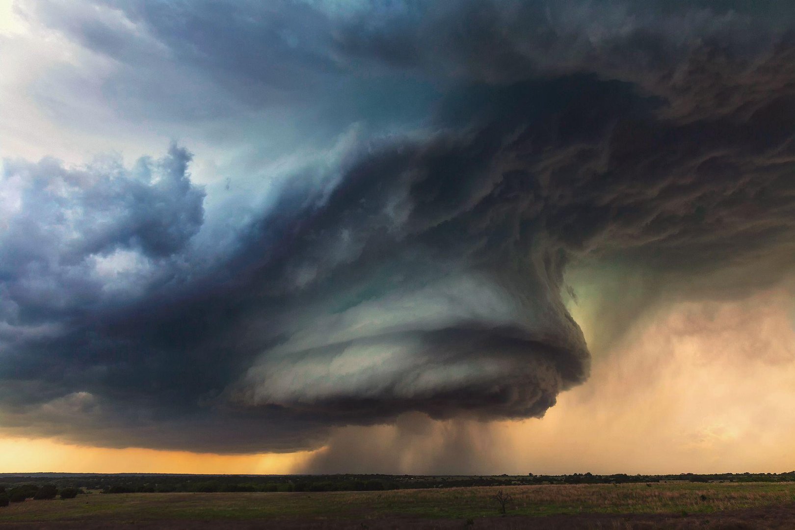 Tornado Wallpaper.jpg