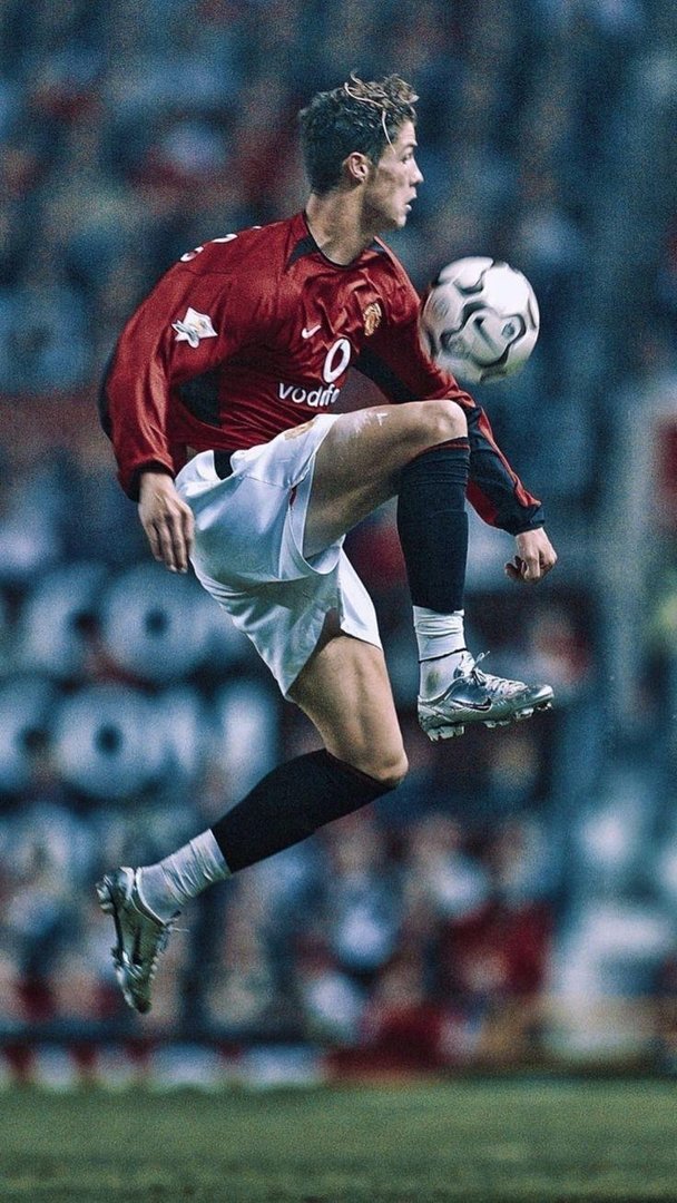 Young Cristiano Ronaldo Pictures.jpg