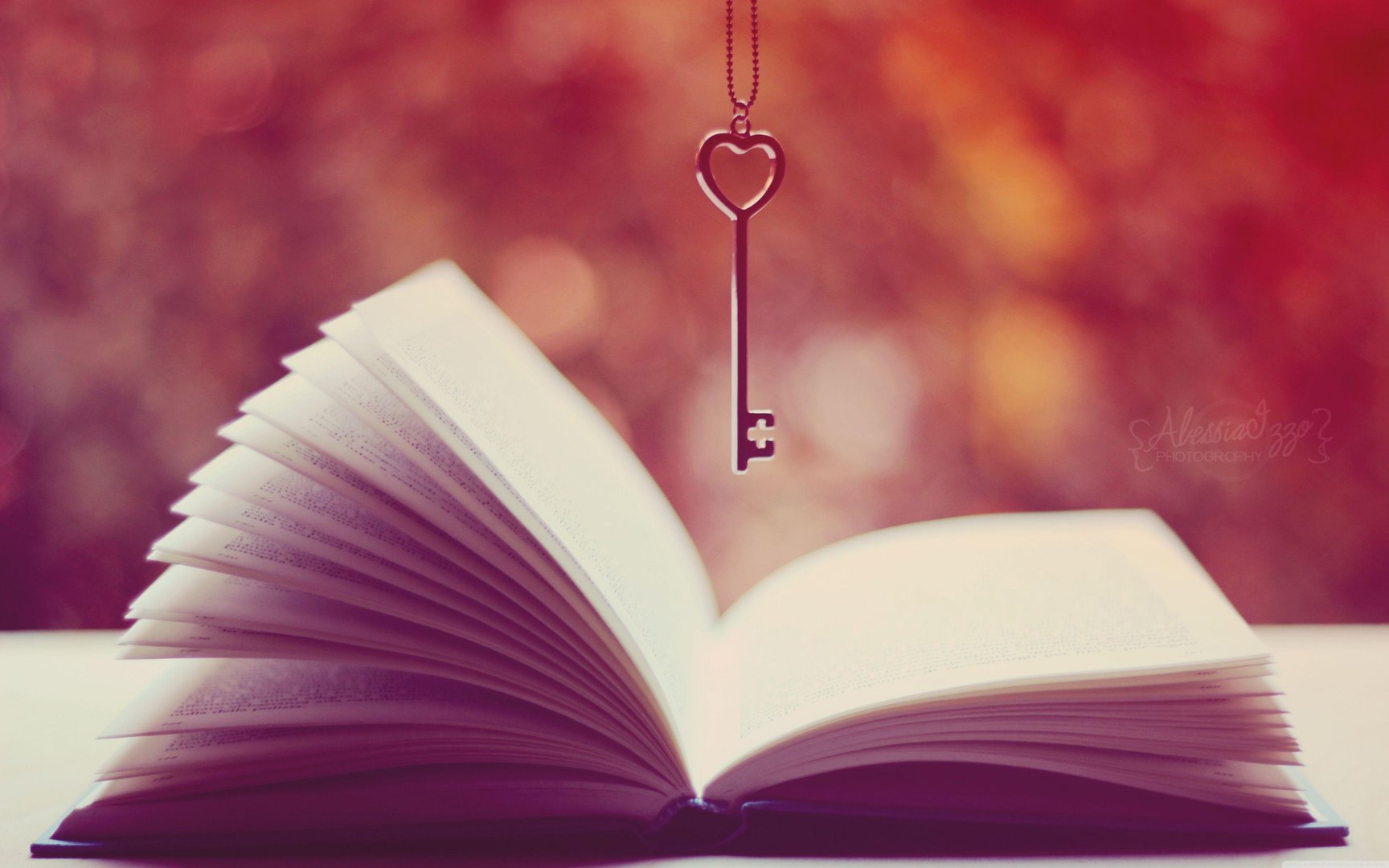 Reading Wallpapers.jpg