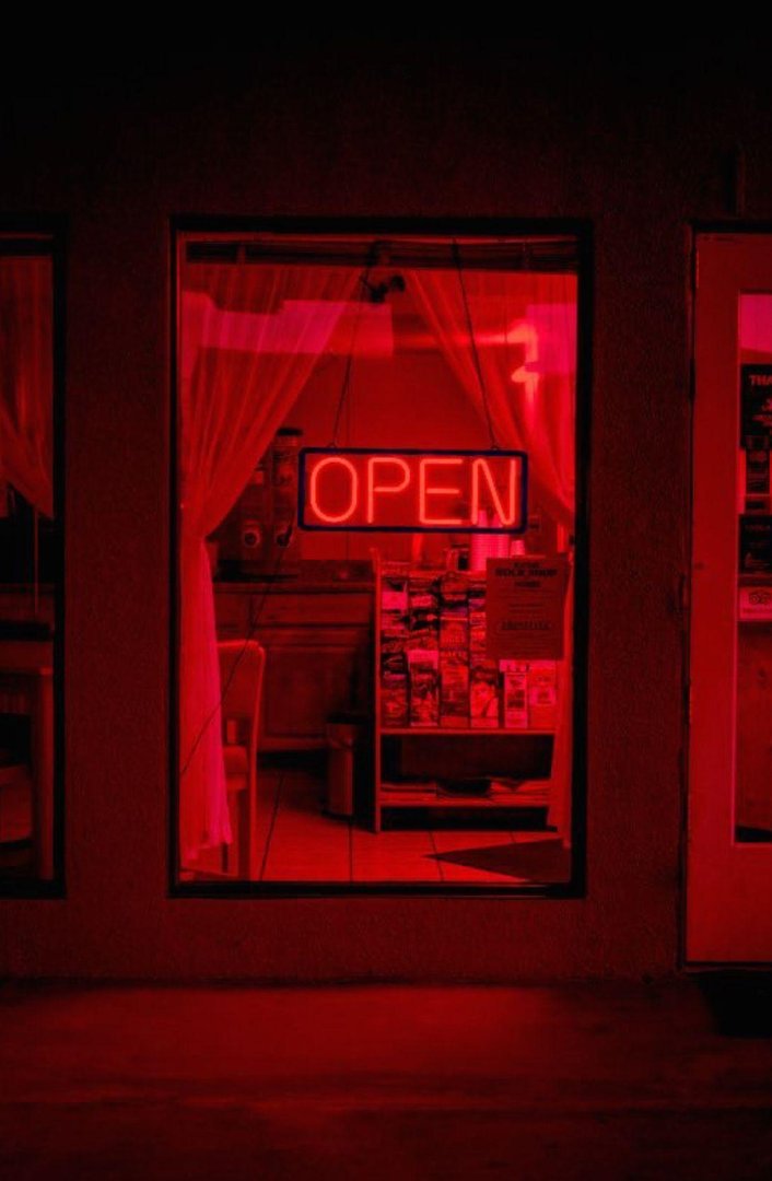 Red Grunge Aesthetic Phon Images.jpg