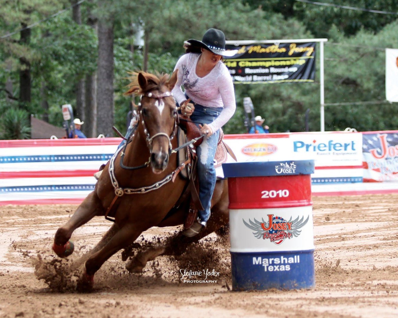 Barrel Racing Wallpaper.jpg