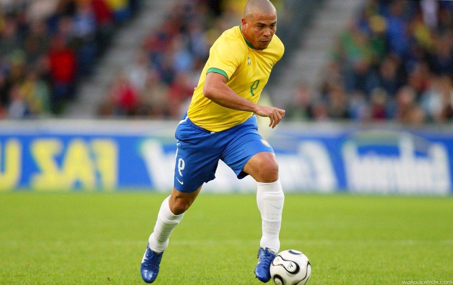 Ronaldo Nazario Images.jpg