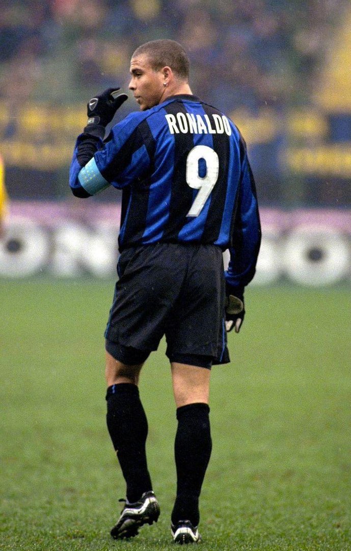 Ronaldo Nazario Pictures.jpg