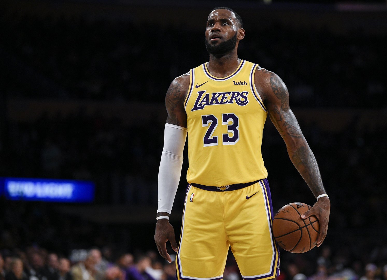 Lebron James 4K Wallpapers.jpg