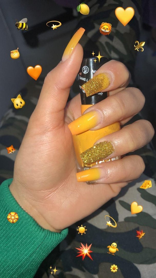 Cute Nails Wallpaper.jpg