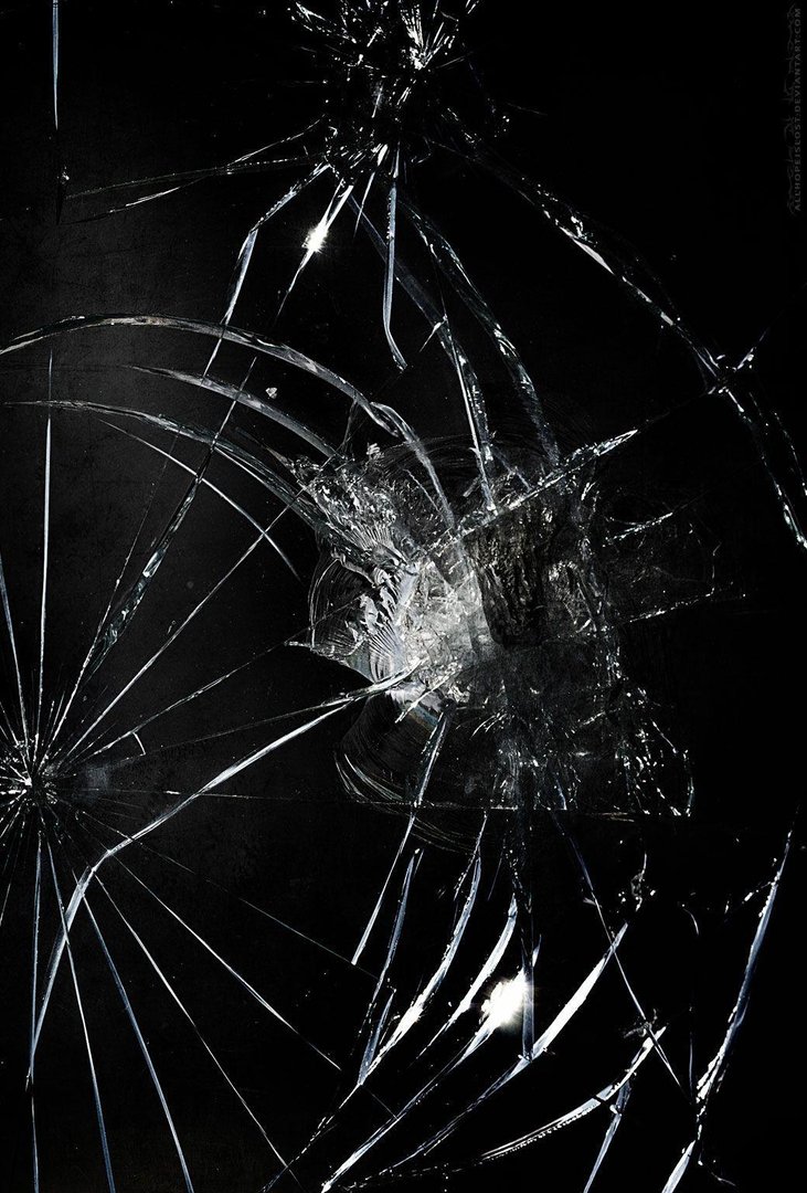 iPhone Cracked Screen Pictures.jpg