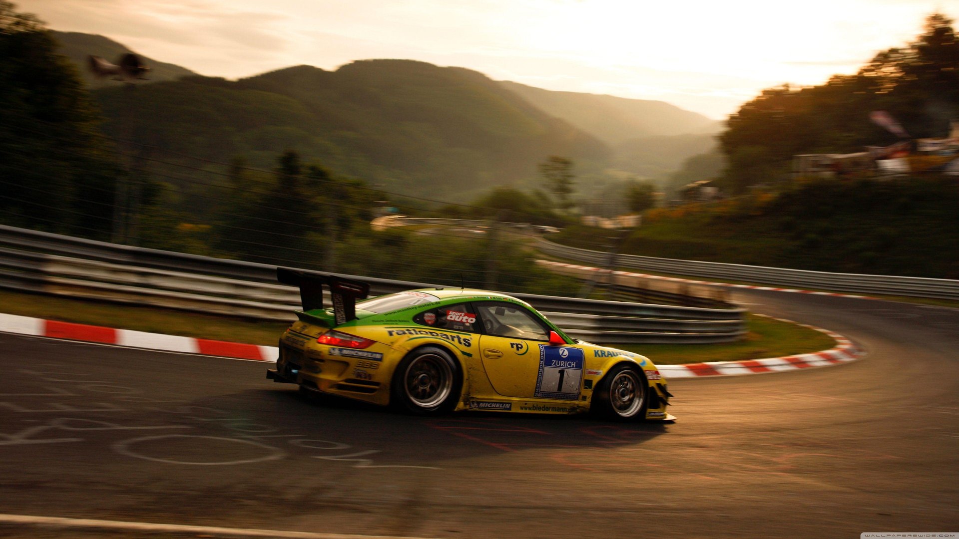 Racing 4k Images.jpg