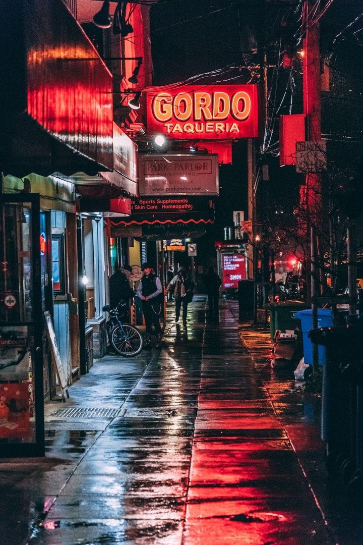 Rainy City at Night Images.jpg