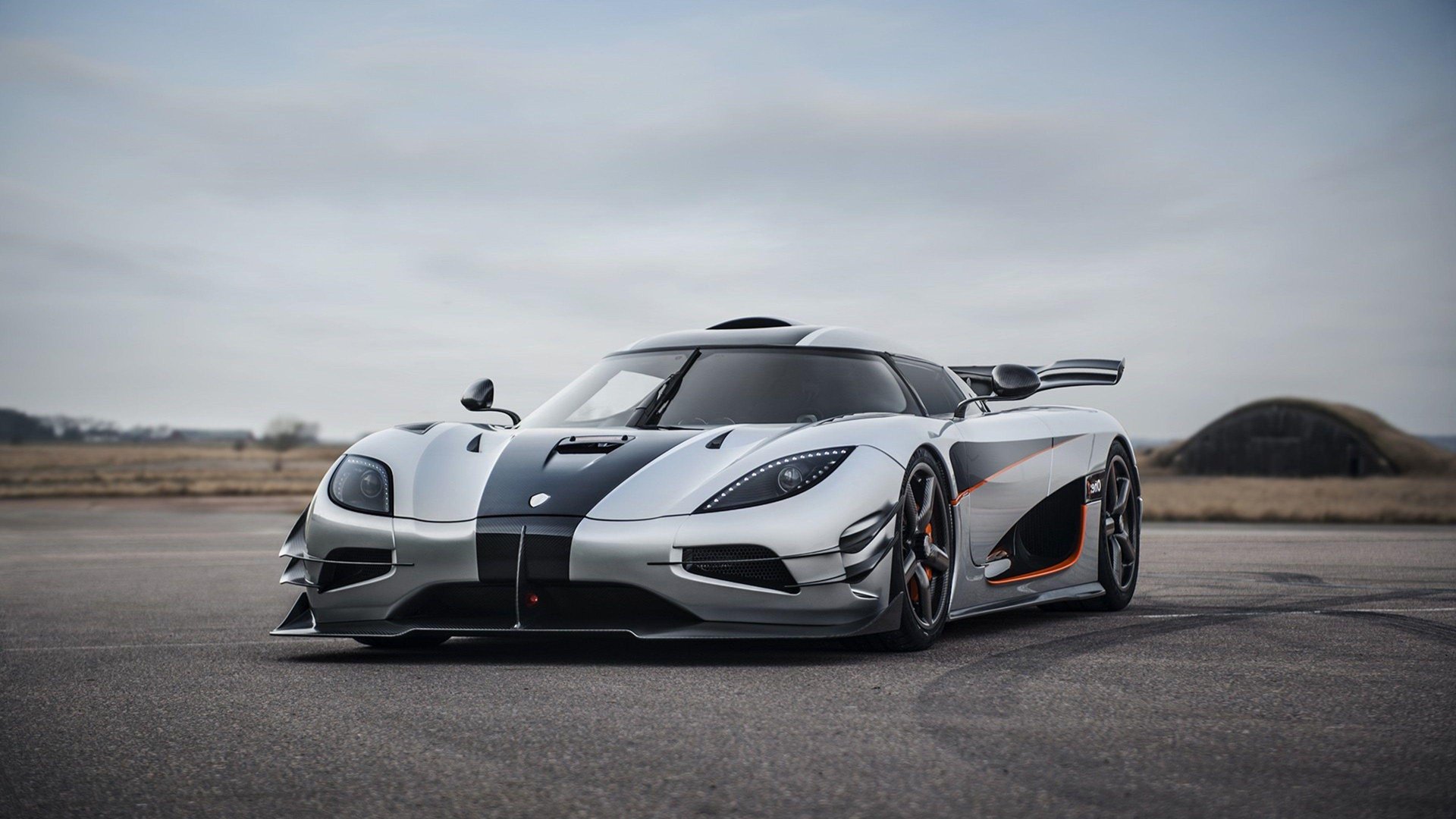 Koenigsegg Wallpaper.jpg